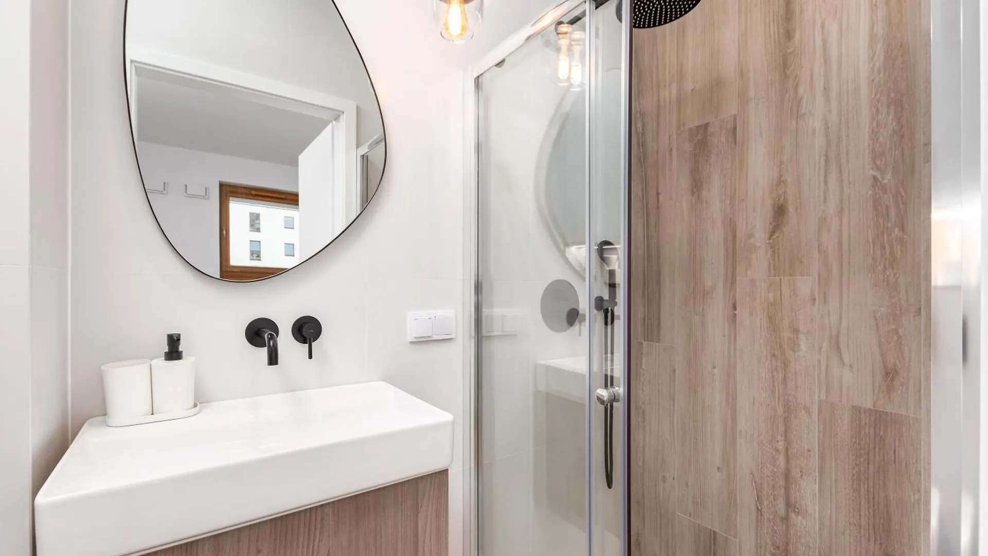 Przy Torach 3 By Homeprime Warsaw 0*,